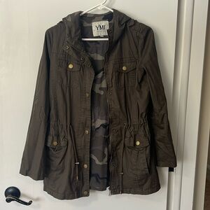 Woman’s Green/Camo Size Small Drawstring Waist Hooded Spring Jacket